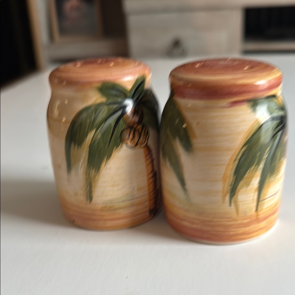 Hand-Painted Palm Tree Ceramic Salt & Pepper Shakers in Beige and Green - Picture 6 of 6